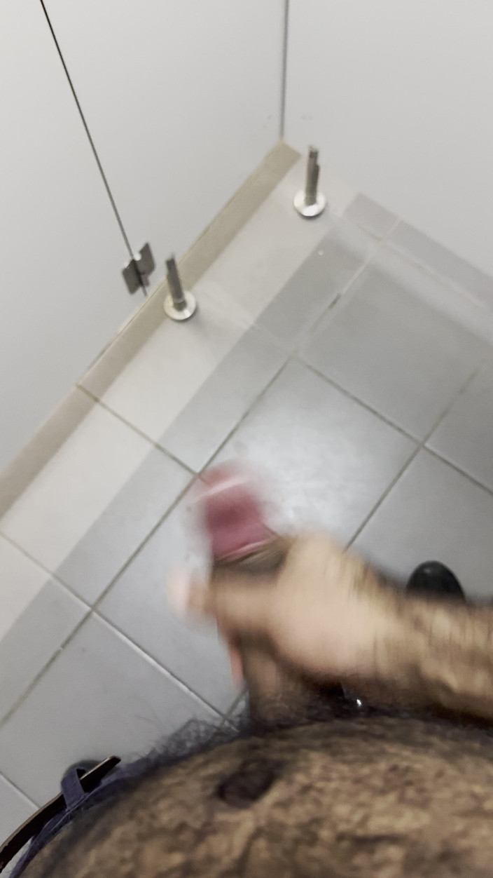 Wesley Fudedor: Mi sego in un bagno pubblico