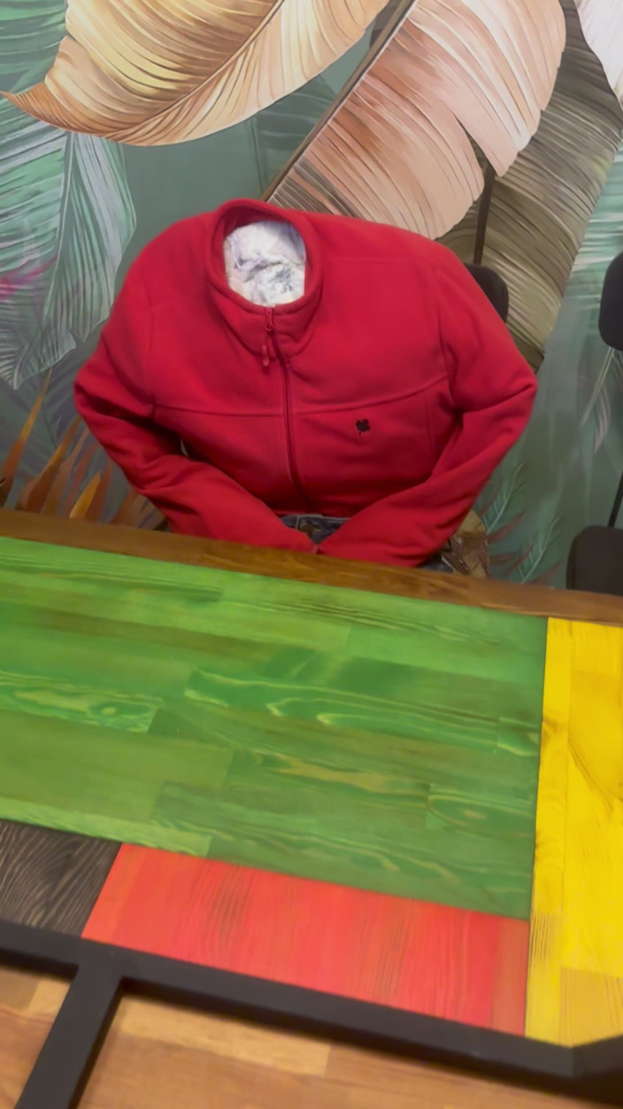 cd_aysemmm: Eu fiz meu enteado gozar na frente de seu padrasto