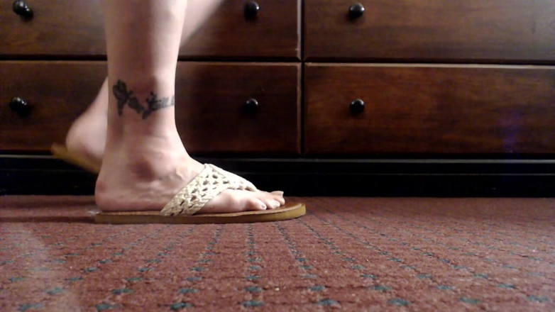 Abby Anna: Standing leather flipflops shoeplay