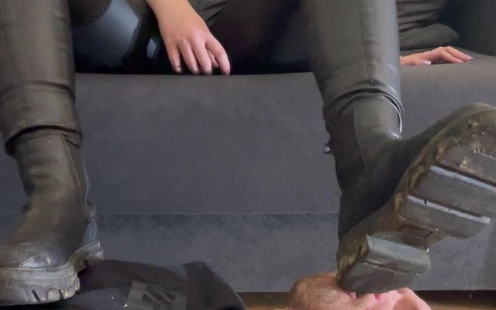 Lizzy Crush: Första stövel slickar