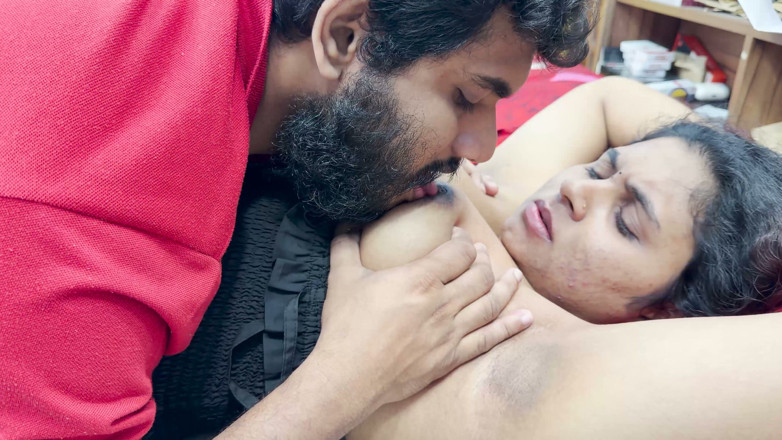 Vaigavarun45: Maleis meisje non-stop borsten zuigen door Mallu-jongen