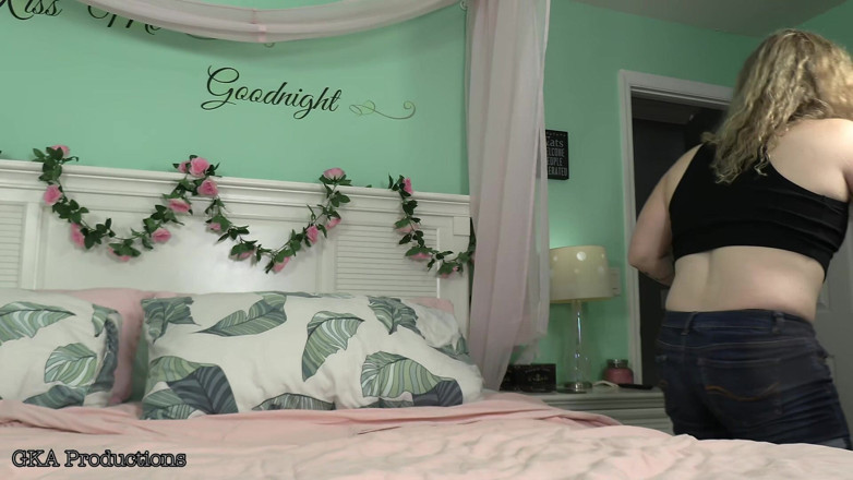 Ginary's Kinky Productions: Nancy Thompson'ın geğirme azdırma - baskın gassy play