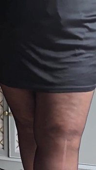 Schwarze satin-bondage-orgasmen