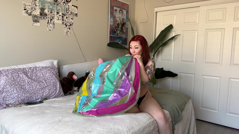 Lenna Lux: Suflând bilele mele gonflabile Video complet