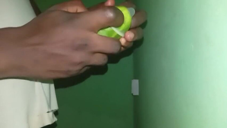 Badman4606: Mângâindu-mi castravetele frumos și lent