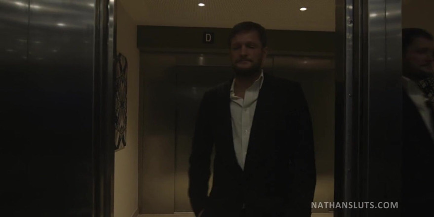 Nathansluts: Shifty Alysa Gap ceza için gavat kocası tarafından götten sikiliyor
