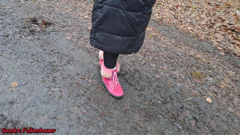 Sandra Falkenhauer: Czerwony kombinezon