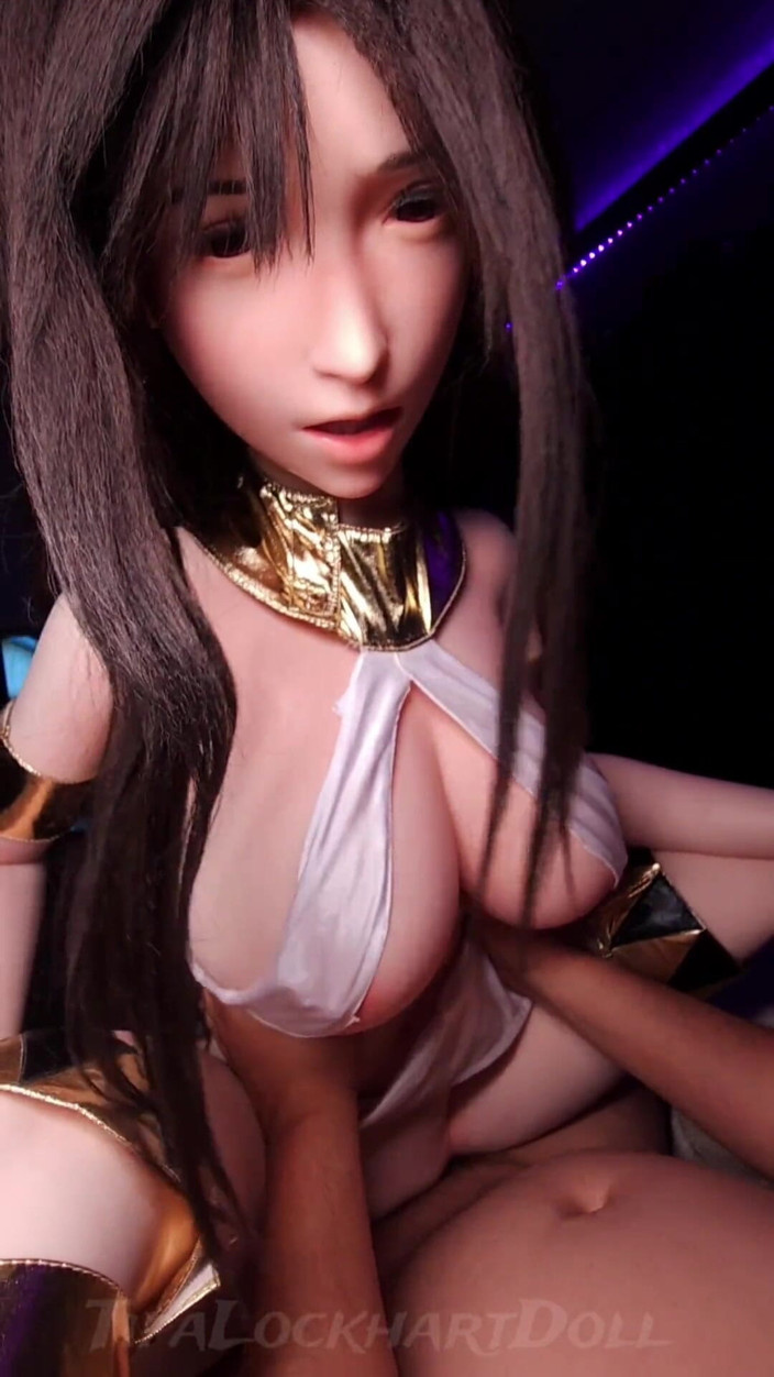 Tifa Lockhart doll: Tifa позволяет тебе кончить дважды в позе наездницы на Уолл-маркете, специальный