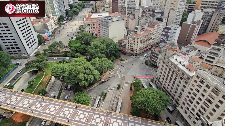 Agatha Mama: Io, Agatha, mamma nonno pervertito, guardo la donna delle pulizie...
