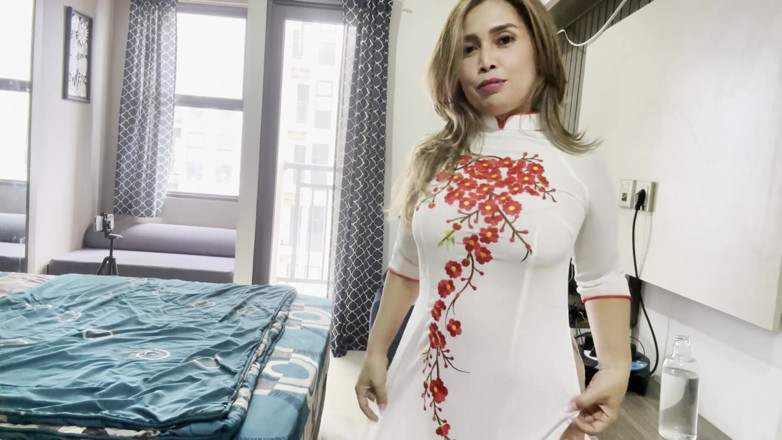 momi_itha_: 我妻子在我远程工作时打断了我和她发生关系