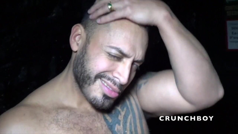 Gaybareback: Giovanni hard geneukt door VIktor Rom