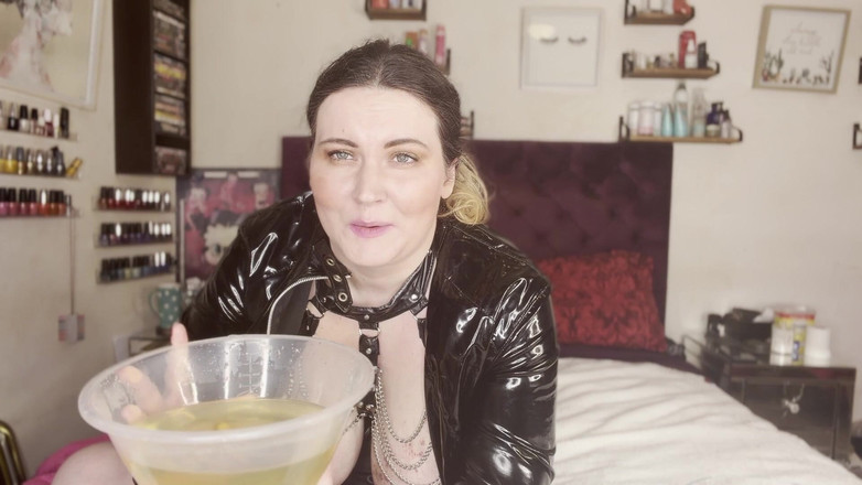 MissFFW: Fräulein Ffw platzte für einen pissen