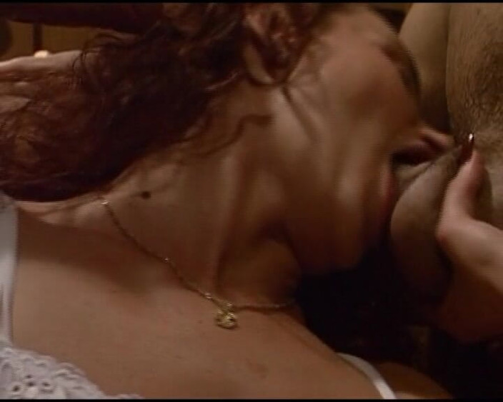 German Threesome: Pelayan haus kontol lagi asyikan ngentot sama dua kontol di...