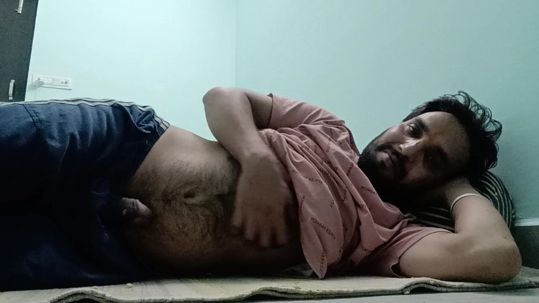 Rajasthani-old-lover: Desi mladý chlapec si užívá masterbation se sousedem nevlastním otcem...