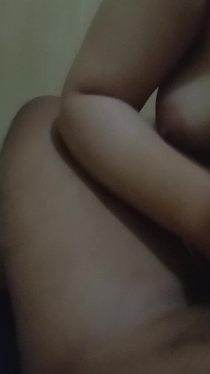 Angelina Pop: 이웃의 하녀