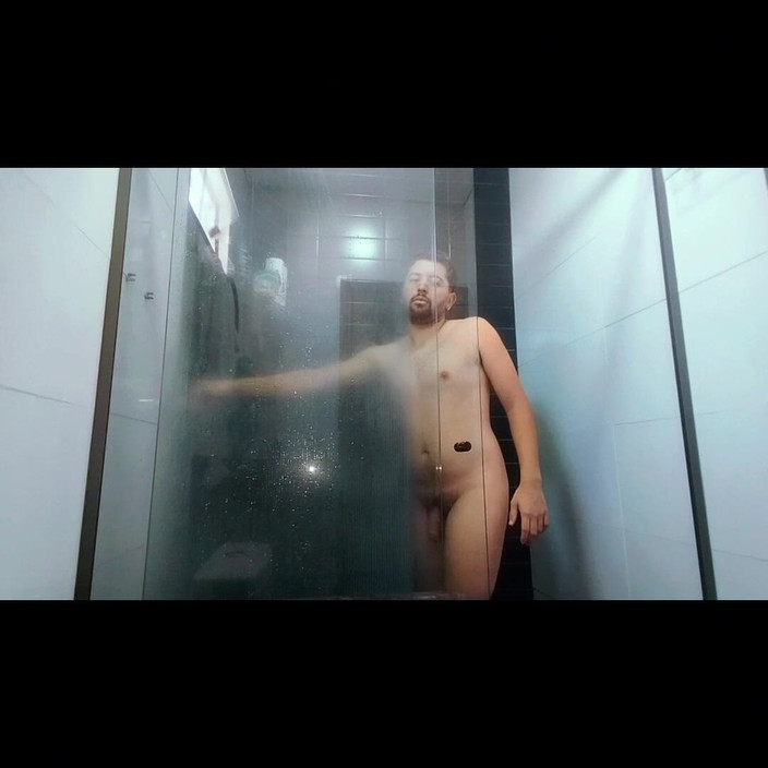 Marcosninfo: 在被射在菊花里后，我去洗澡来放松自己