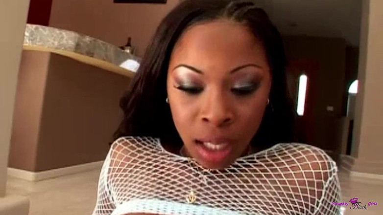 Naughty Black Girls: Super sexy Skyler Dupree vond het heerlijk om twee super...