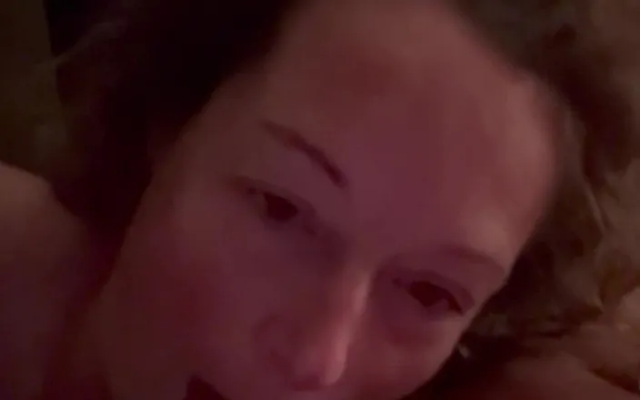 Bonewizzard69: Natural Wife Bonemaiden Gives Early Morning Blow Job and Hand...