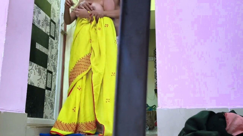 Fantacycutting: When Bhabhi Came Out of the Bathroom, Devar Quietly Grabbed...