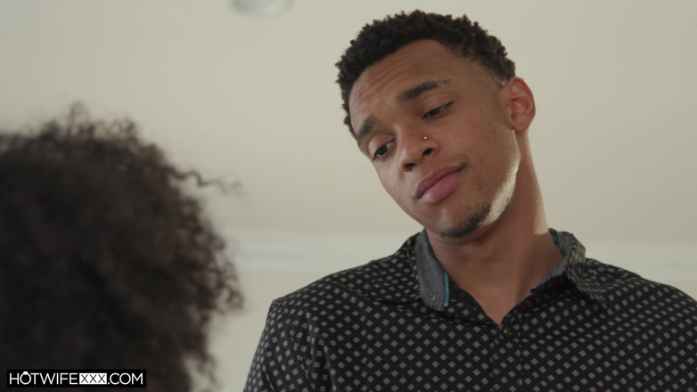HotwifeXXX: Soția răsfățată Olivia se rupe într-o pulă nouă