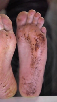 Human Feet Sponge Training