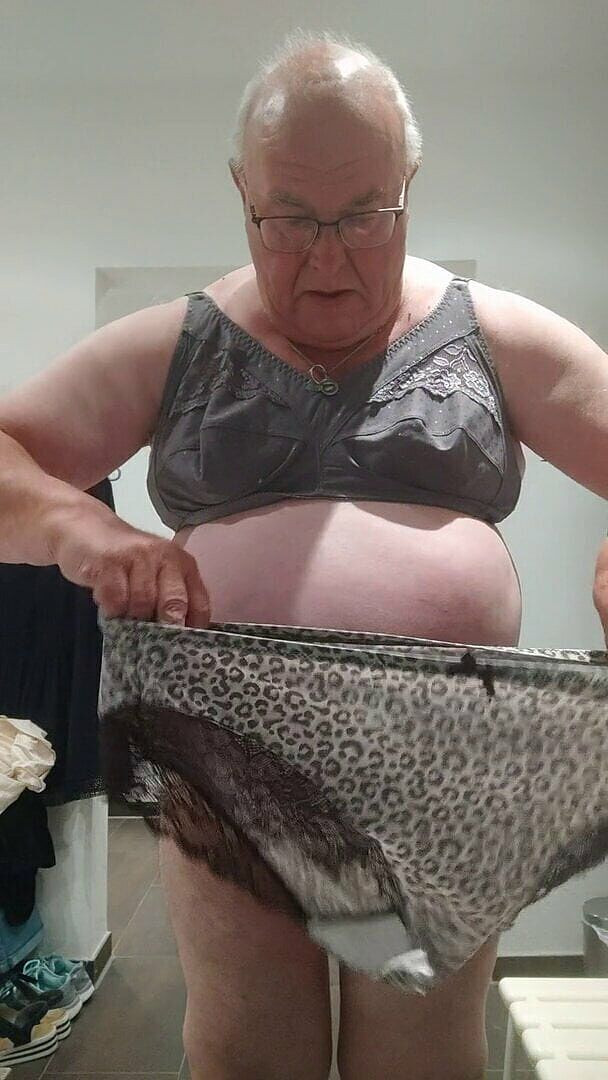 Karlchengeil: 妻のパンツとブラ