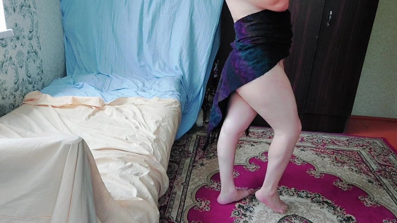 Kitty_Cross: Shemale White Banci Dengan Punggung Besar Striptis