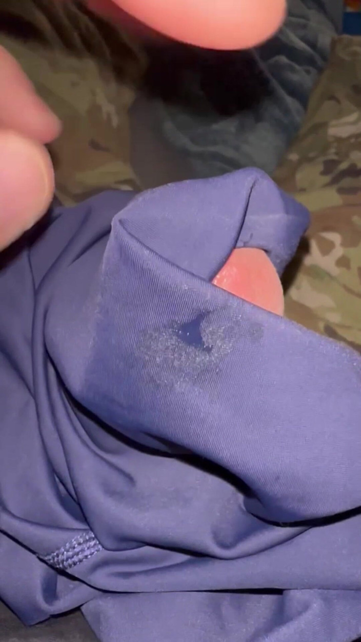 Gay Soldier Stuff: 교복을 입고 하드코어 자지를 따먹는 동안 사정 크기 12피트를 보여주는 육군 군인