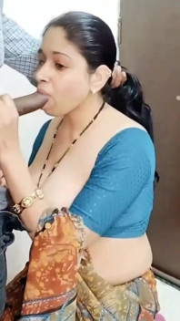 Grandi tette bhabhi sesso con il padrone di casa per il suo debito