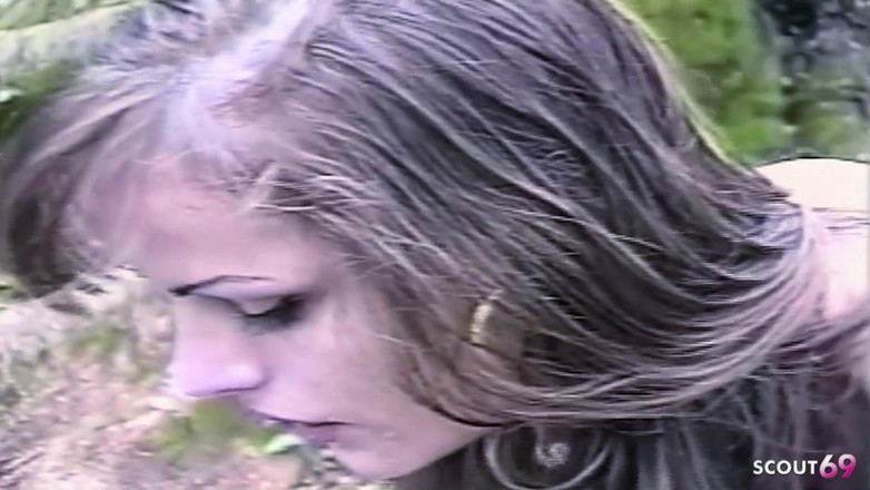 Shemale TS Collection: Adam sıkı göt deliğinden transeksüeli sikiyor ve açık havada boşalıyor