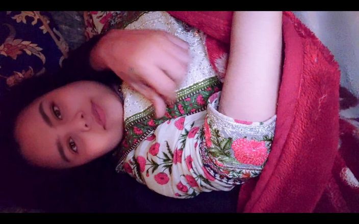 Faryal: पहली बार चेहरा प्रकट भारतीय लड़की सुंदर लड़की हीरा