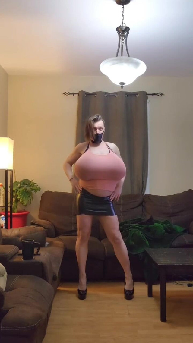 Massive Boobs (ShannelTrav)