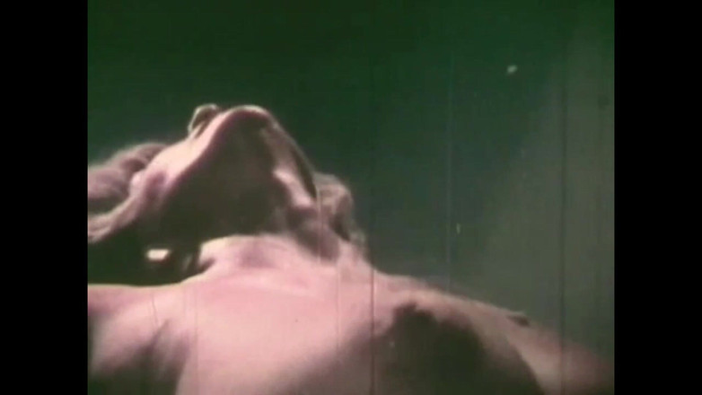 The Unforgettable: Pemakan ayam berbulu