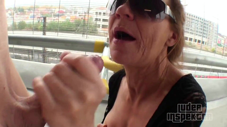 Luder-Inspektor: Public Granny Mouth