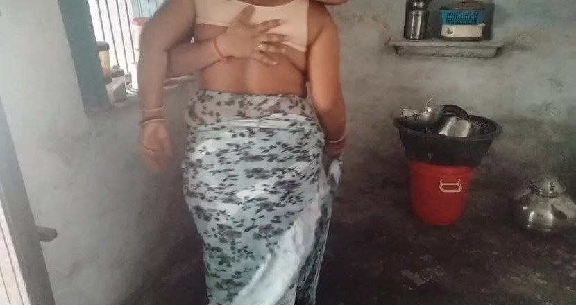 Yourgeeta8899: Cuando vi a mi madrastra masturbándose sola, desperté mi lujuria...