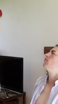 Fackování nějaký smysl do otroka (extrémní trest plácnutí obličejem a verbální oblékání)