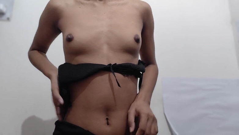 desigirl93: Masterbating sozinho na sala