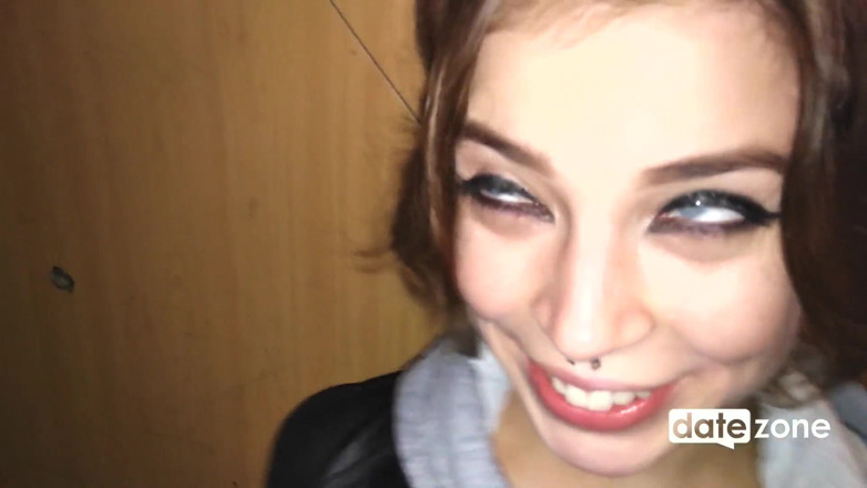 Datezone: ดูดควยในลิฟต์ แล้วเย็ดเร็วบนบันได