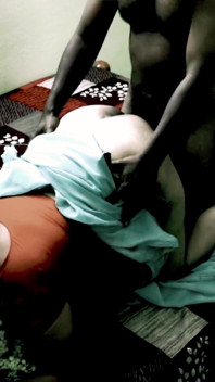 Adik tiri desi undang-undang dalam blaus saree selepas dikongkek keras dalam faraj mubaligh dipancut dalam gaya doggy