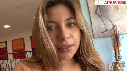Milf and Mom: セクシーな赤ん坊うめき声で喜びとして巨大なコックfucks彼女の毛深い猫にザーメン
