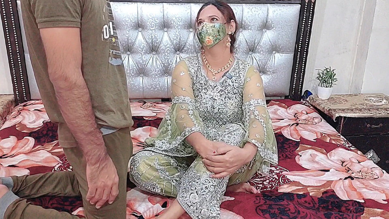 Pakistani CoupleX: 半杯后我的女友