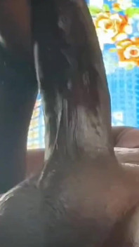 Ngintip kontol raksasa pria kulit hitam sampai memeknya dientot habis-habisan kayak pelacur jalang