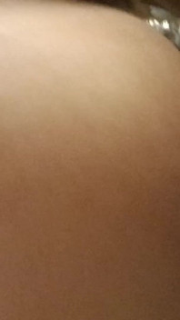 Ligger Mycket Med Grannen Med Den Stora Klitoris