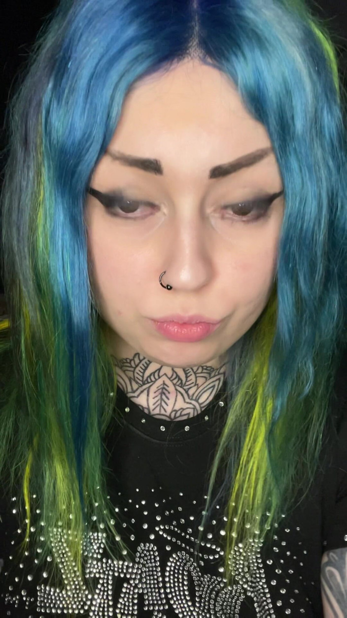 Miss Valentina: Büyük memeli ahegao gotik prenses