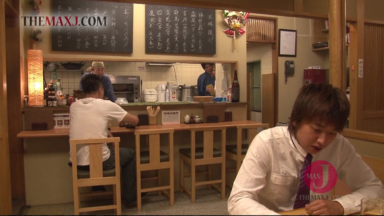 Asian happy ending: Sexy Asian waitress loves masturbating in the restaurant - Part 1