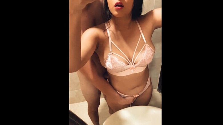 Egyptian taboo clan: Arabska muzułmańska nastolatka zdradza męża ze swoim przyjacielem