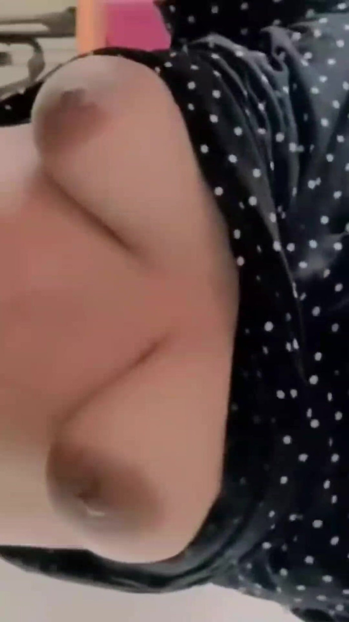 Puja viswash: Video Snapchat khỏa thân