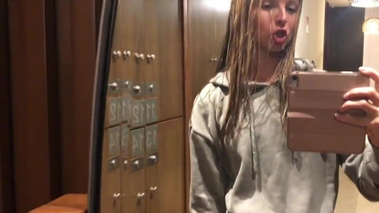 Gina Gerson: Pussy Shaving Solo