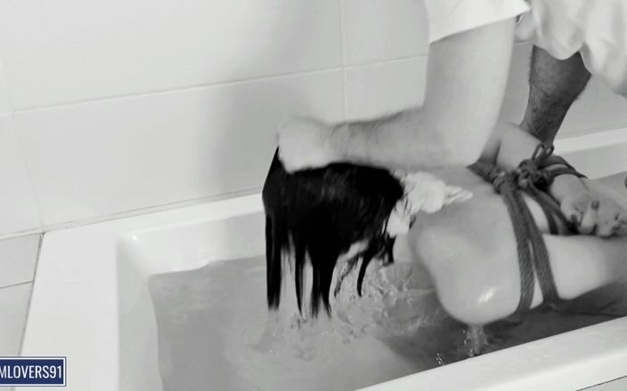 Bdsmlovers91: Здихніть принцесу! Бондаж у ванні