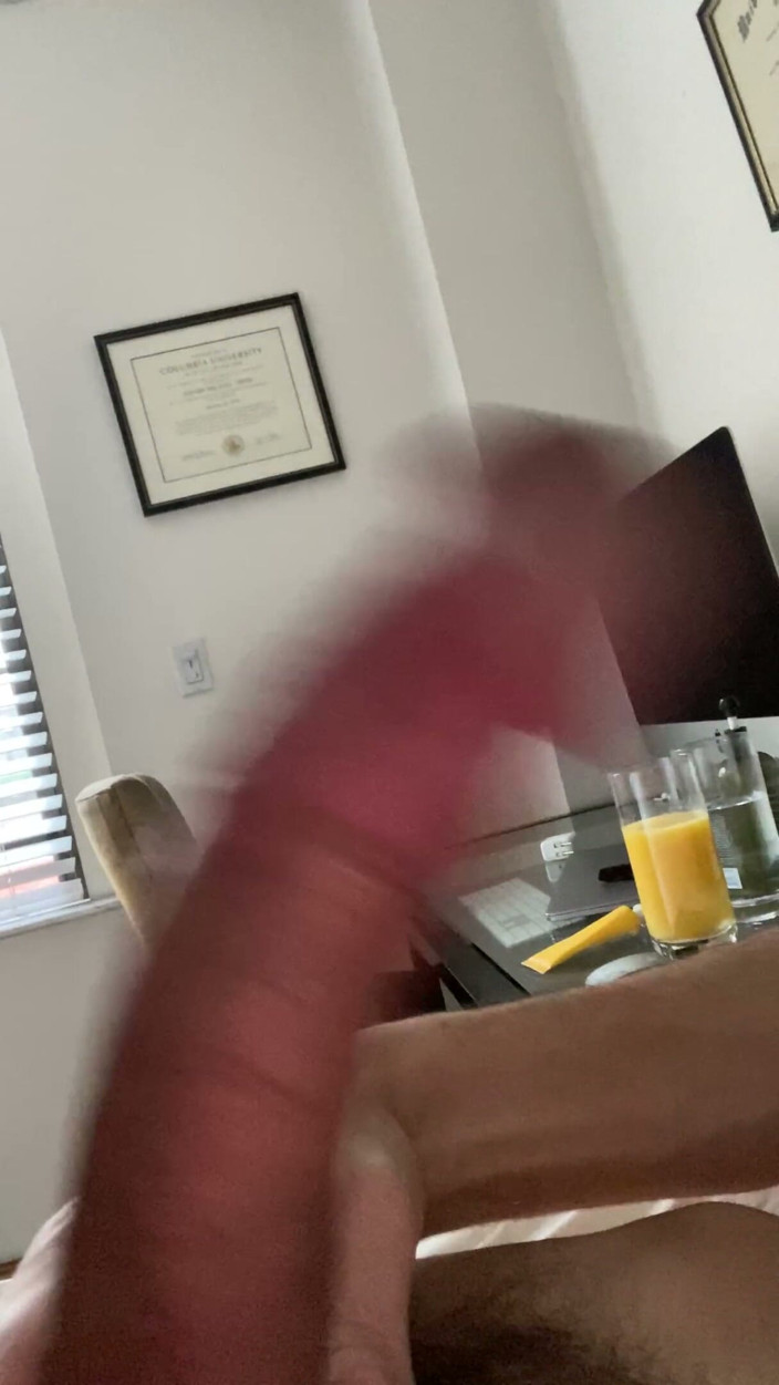 NYCTopBoy9: Pancutan mani lisan zakar raksasa